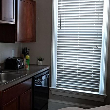 Beautiful Downstairs 1Bed 1Bth Charmer- Pet Friendly مدينة ميتشيغان المظهر الخارجي الصورة