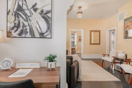 Beautiful Downstairs 1Bed 1Bth Charmer- Pet Friendly مدينة ميتشيغان المظهر الخارجي الصورة