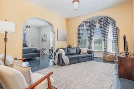 Beautiful Downstairs 1Bed 1Bth Charmer- Pet Friendly مدينة ميتشيغان المظهر الخارجي الصورة
