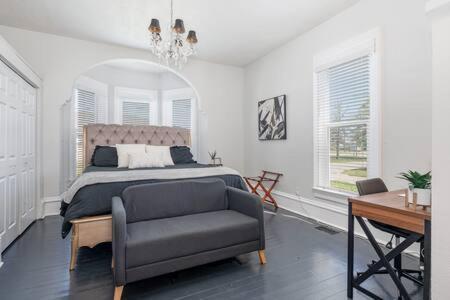 Beautiful Downstairs 1Bed 1Bth Charmer- Pet Friendly مدينة ميتشيغان المظهر الخارجي الصورة