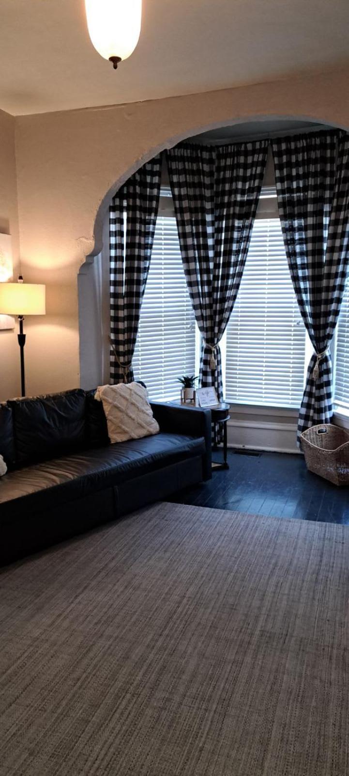 Beautiful Downstairs 1Bed 1Bth Charmer- Pet Friendly مدينة ميتشيغان المظهر الخارجي الصورة